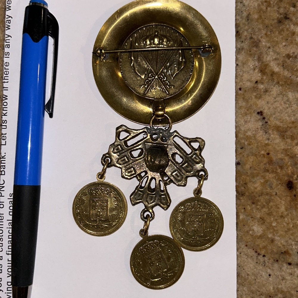 RARE VINTAGE Antique gold brooch with dangling coins gorgeous unique 1 of a kind - Picture 2 of 3
